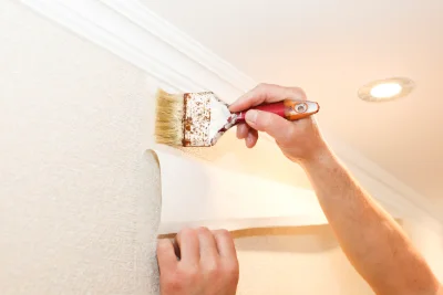Pose de papier peint à Orconte — revêtements muraux et toiles de verre